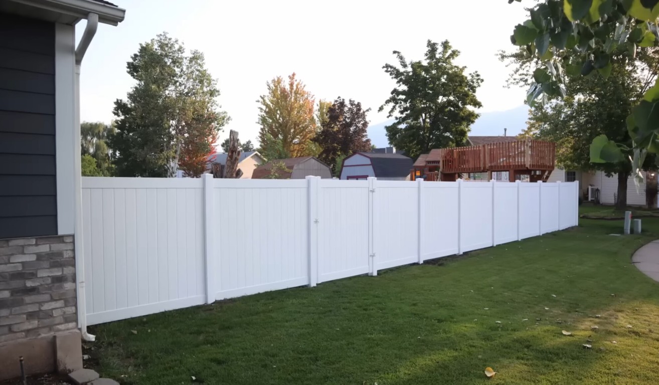Professional fence installation in Claremont, CA
